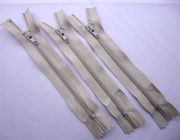 3# nylon auto lock close-end zipper with iron end